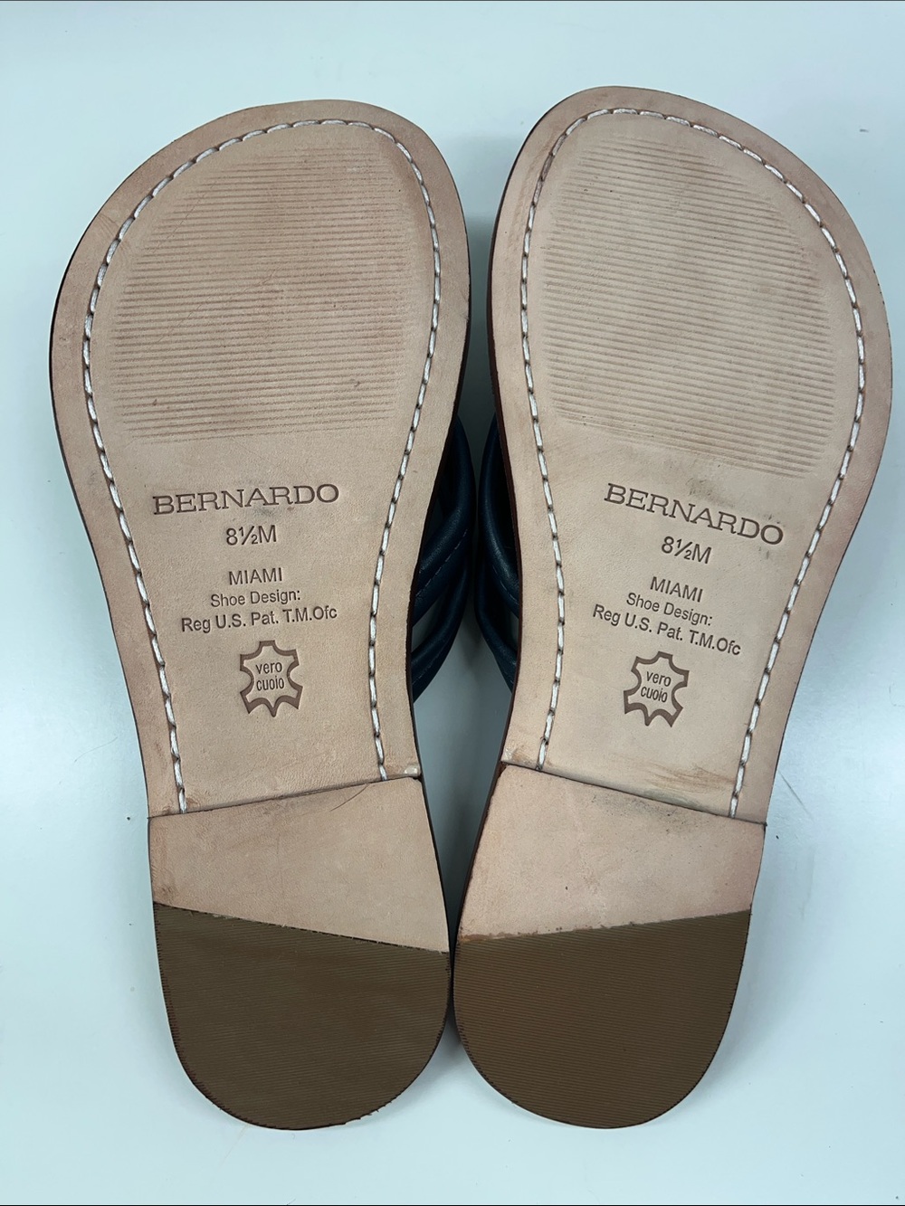 Bernardo Navy Leather Knot Toe Thong Sandals - Picture 5 of 6